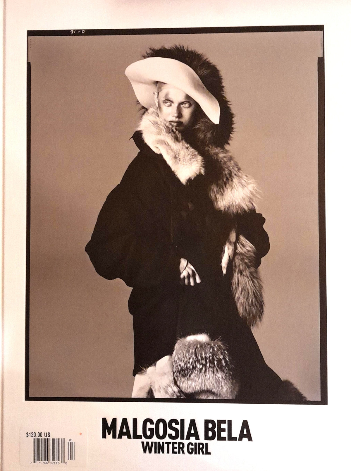 アート・デザイン・音楽 Malgosia Bela Winter Girl Malgosia Bela Winter Girl Magazine