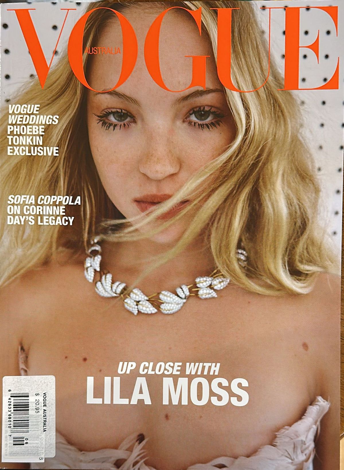 Buy Vogue Australia Magazine Subscription | magazinecafestore.com